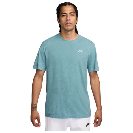 Nike Ανδρική κοντομάνικη μπλούζα Sportswear Club Seasonal Wash Tee Nike Ανδρική κοντομάνικη μπλούζα Sportswear Club Seasonal Wash Tee